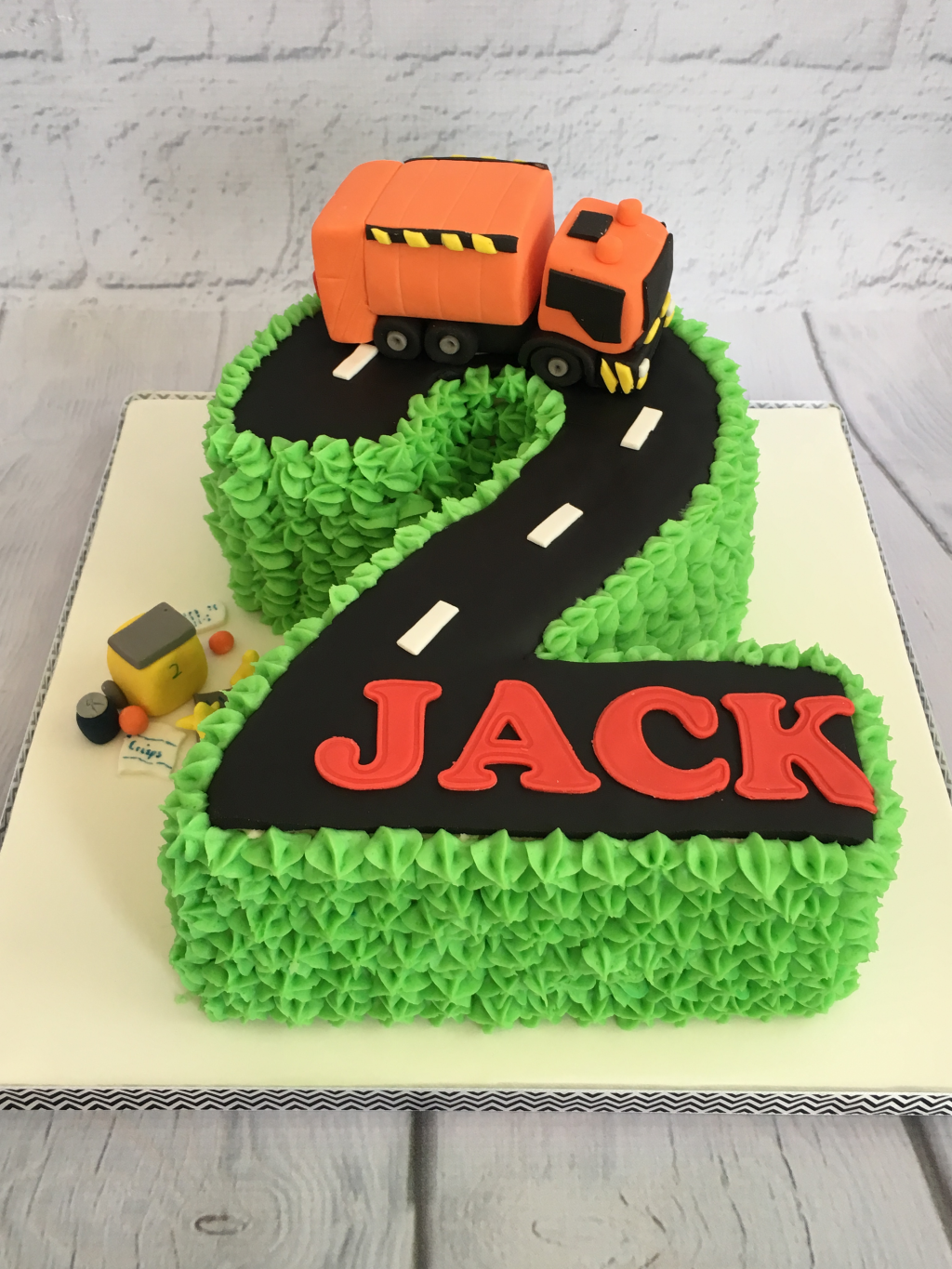 Number-2-cake-with-Rubbish-Lorry