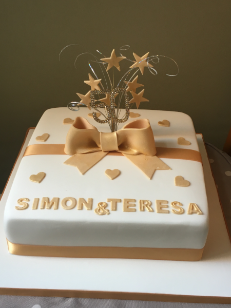 Golden-wedding-anniversary-cake